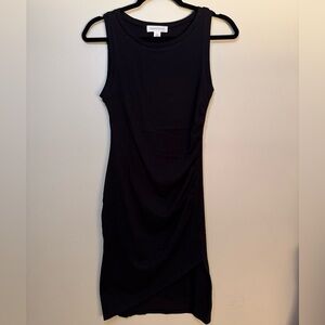 Treasure & Bond fitted dress with beautiful tulip hem! Size XS! NWOT